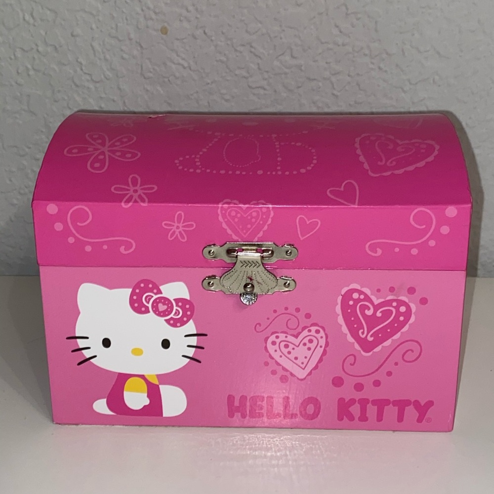 HELLO KITTY SANRIO MUSIC JEWELRY BOX